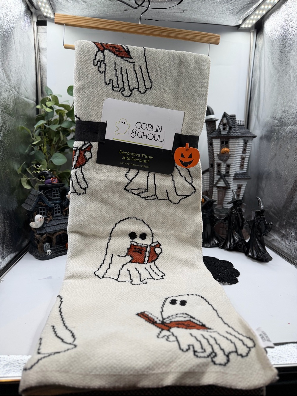 goblin & ghoul ghost reading books halloween throw blanket 50x70 nwt